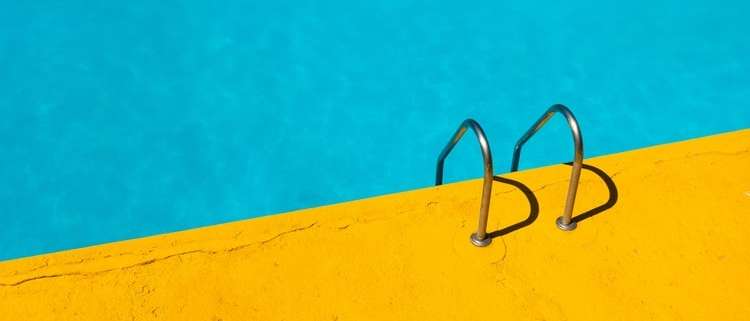 mantener una piscina