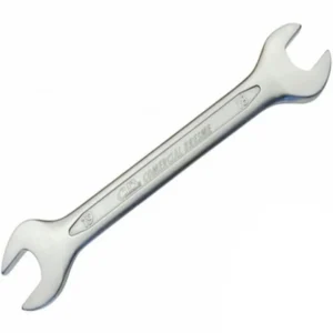 LLAVE PLANA SATINADA 25 X 28 MM